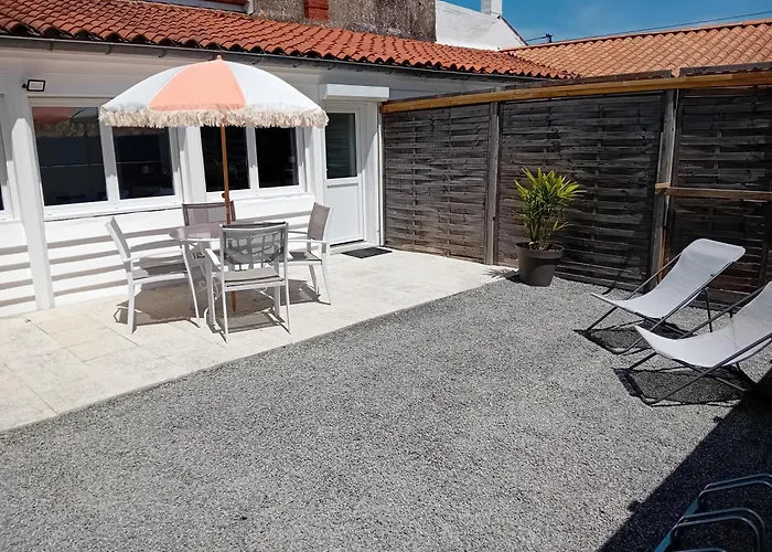 Semesterbostad Maison Proche Centre-ville Et Baignade