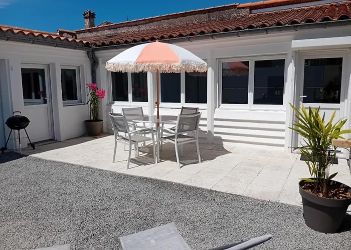 Semesterbostad Maison Proche Centre-ville Et Baignade